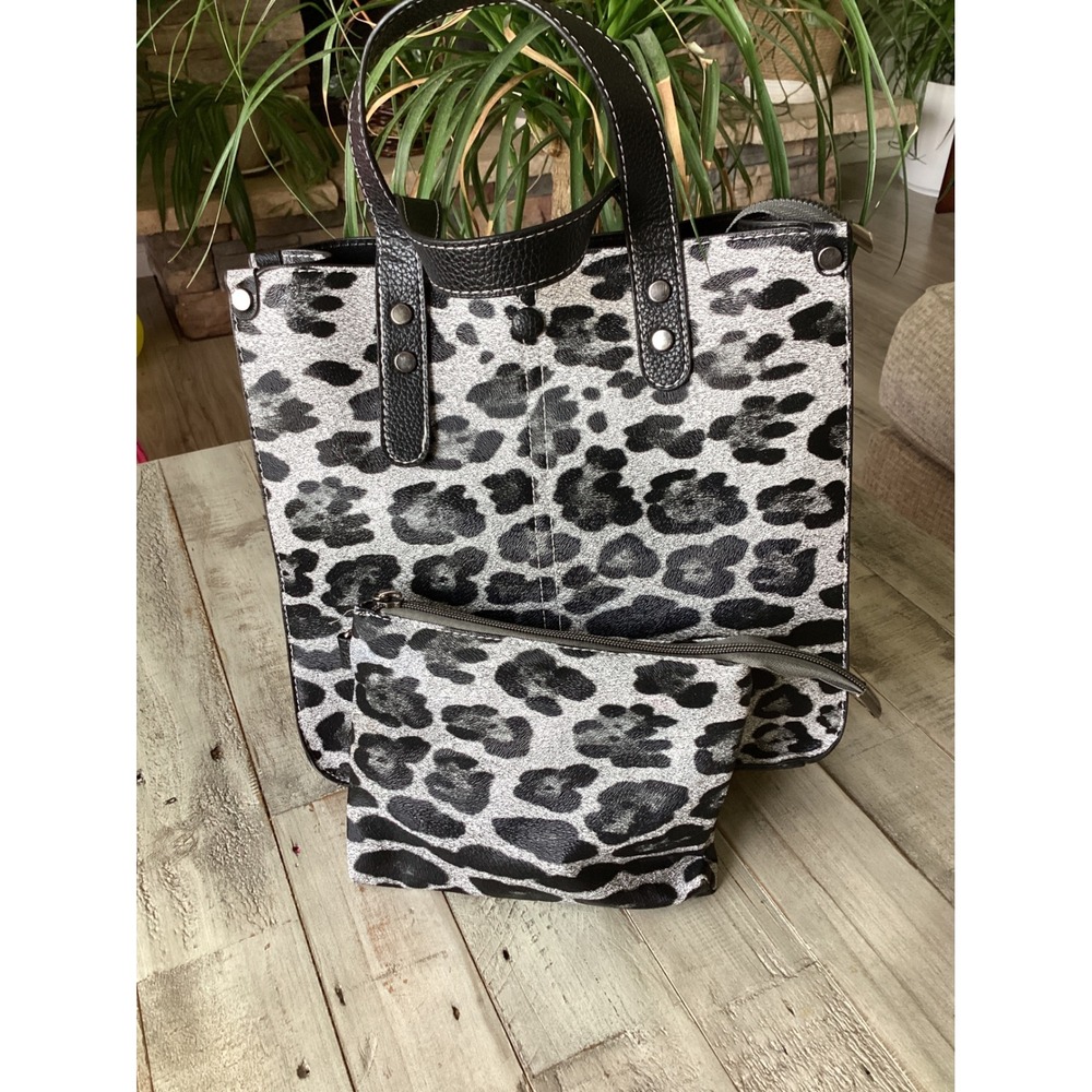 Modern+Chic Leopard Print Tote Bag and Wristlet Set Black WhiteGrey Animal Print